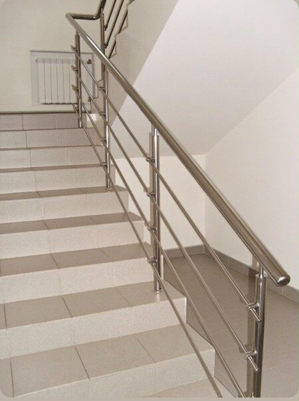 EQUIPREST — Rampe inox, cage d'escalier