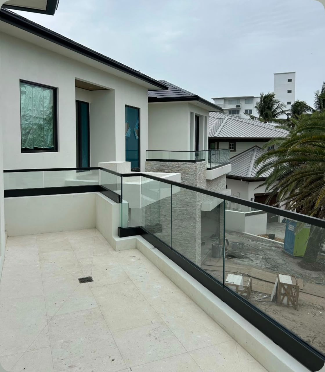 EQUIPREST — Garde-corps vitrage Triplex, profilé U